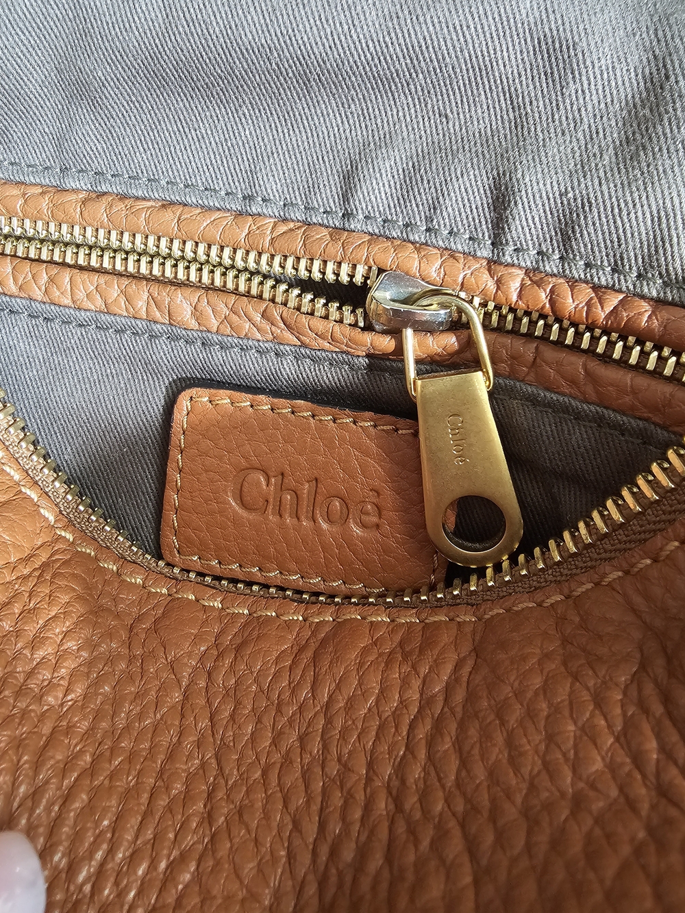 Chloé Marcie Hobo Bag in Tan pebbled calfskin - Picture 6 of 12